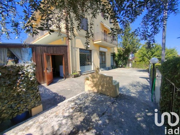 negozio in vendita a Notaresco in zona Grasciano