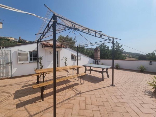 casa indipendente in vendita a Notaresco in zona Guardia Vomano