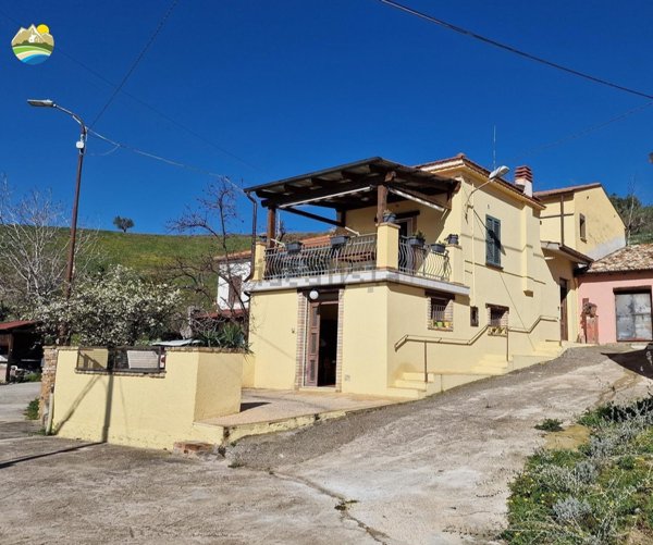 casa indipendente in vendita a Notaresco