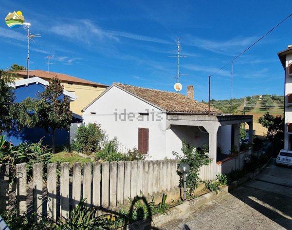 casa indipendente in vendita a Notaresco