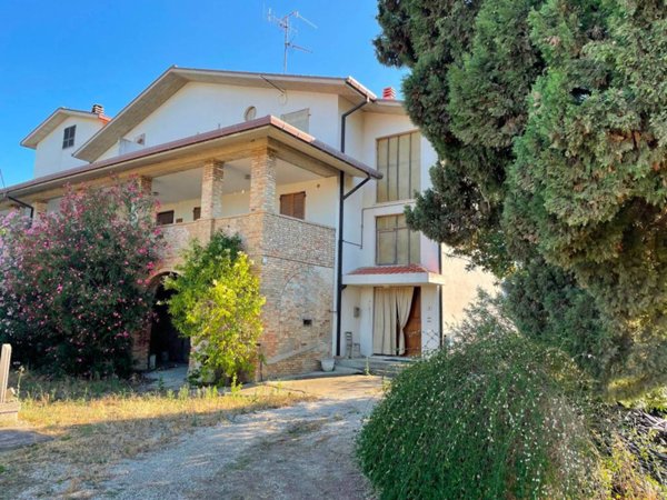 casa indipendente in vendita a Notaresco in zona Pianura Vomano