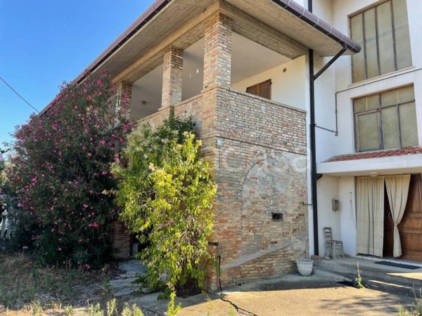 casa indipendente in vendita a Notaresco in zona Pianura Vomano