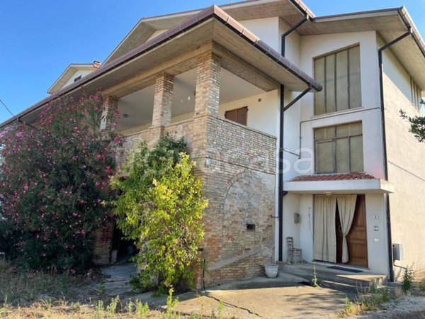 casa indipendente in vendita a Notaresco in zona Caporipe