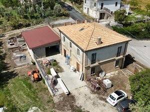 casa indipendente in vendita a Notaresco