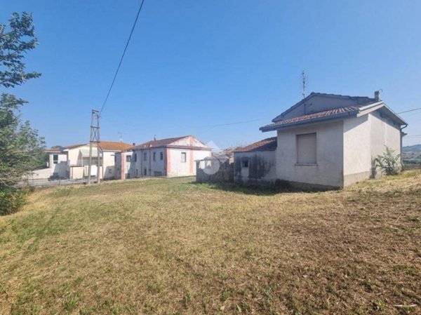 appartamento in vendita a Notaresco in zona Pianura Vomano
