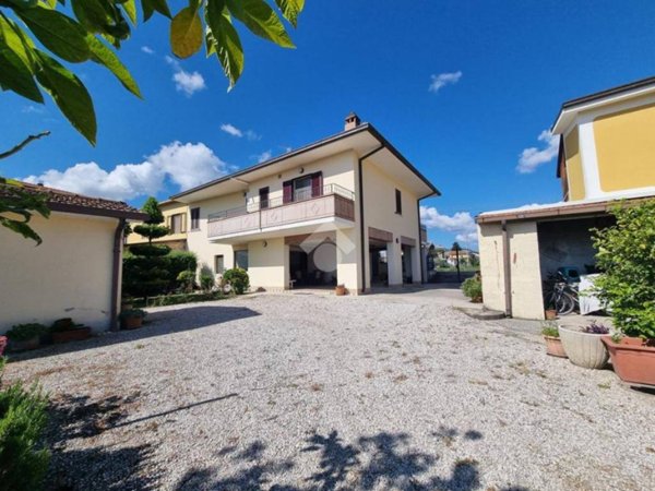 casa indipendente in vendita a Notaresco in zona Pianura Vomano