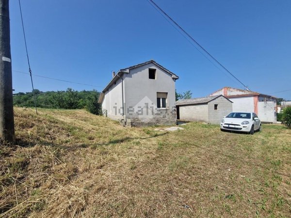 appartamento in vendita a Notaresco in zona Pianura Vomano