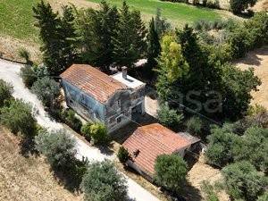 casa indipendente in vendita a Notaresco in zona Grasciano