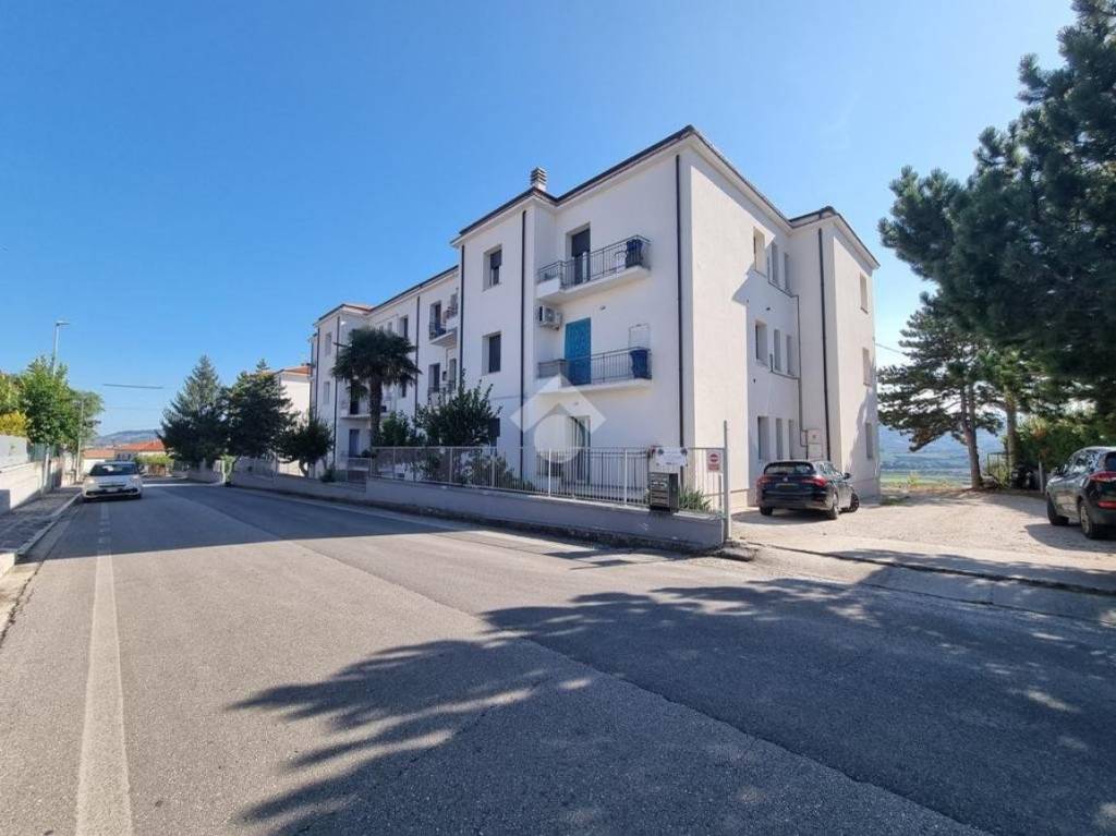 appartamento in vendita a Notaresco in zona Guardia Vomano