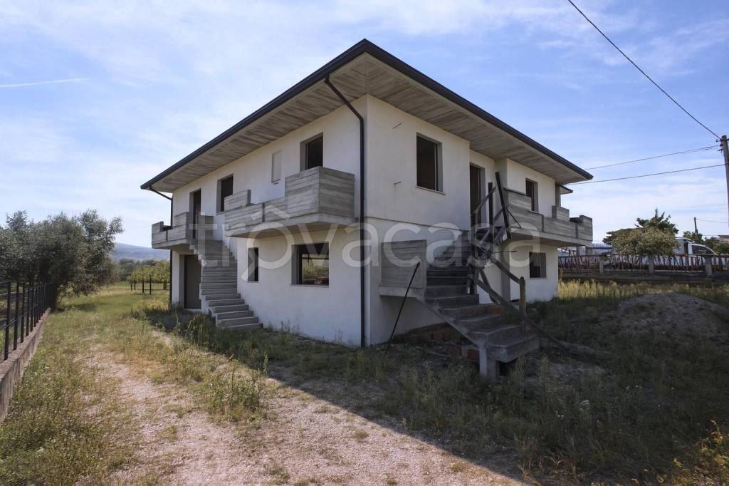 casa indipendente in vendita a Notaresco in zona Guardia Vomano
