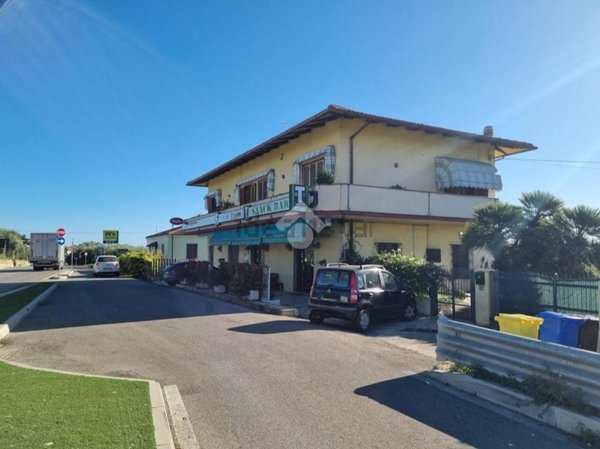 casa semindipendente in vendita a Notaresco in zona Pianura Vomano