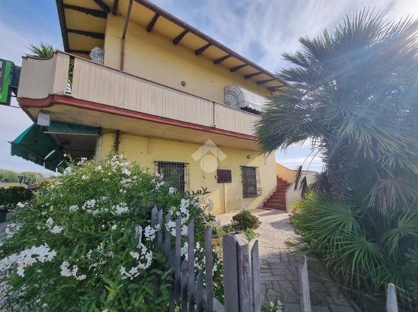 casa indipendente in vendita a Notaresco in zona Pianura Vomano