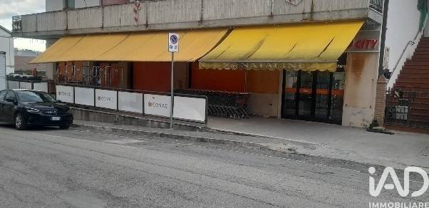 negozio in vendita a Notaresco