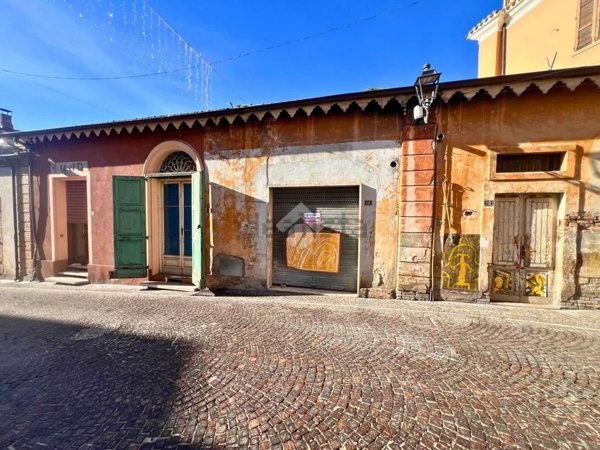 locale commerciale in vendita a Notaresco