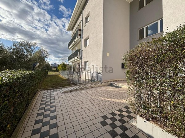 appartamento in vendita a Notaresco in zona Pianura Vomano