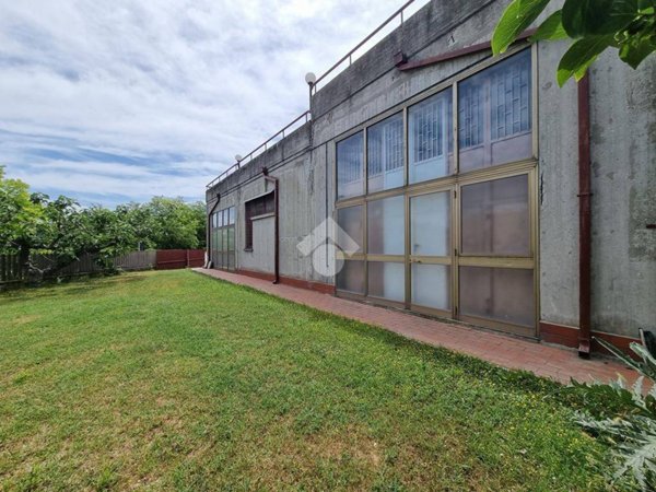 appartamento in vendita a Notaresco in zona Pianura di Notaresco