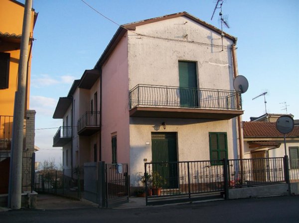 casa indipendente in vendita a Notaresco