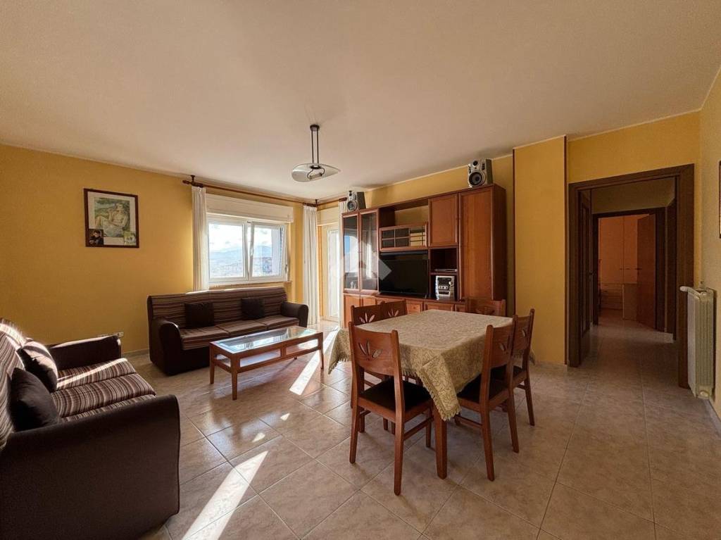 appartamento in vendita a Notaresco in zona Pianura Vomano