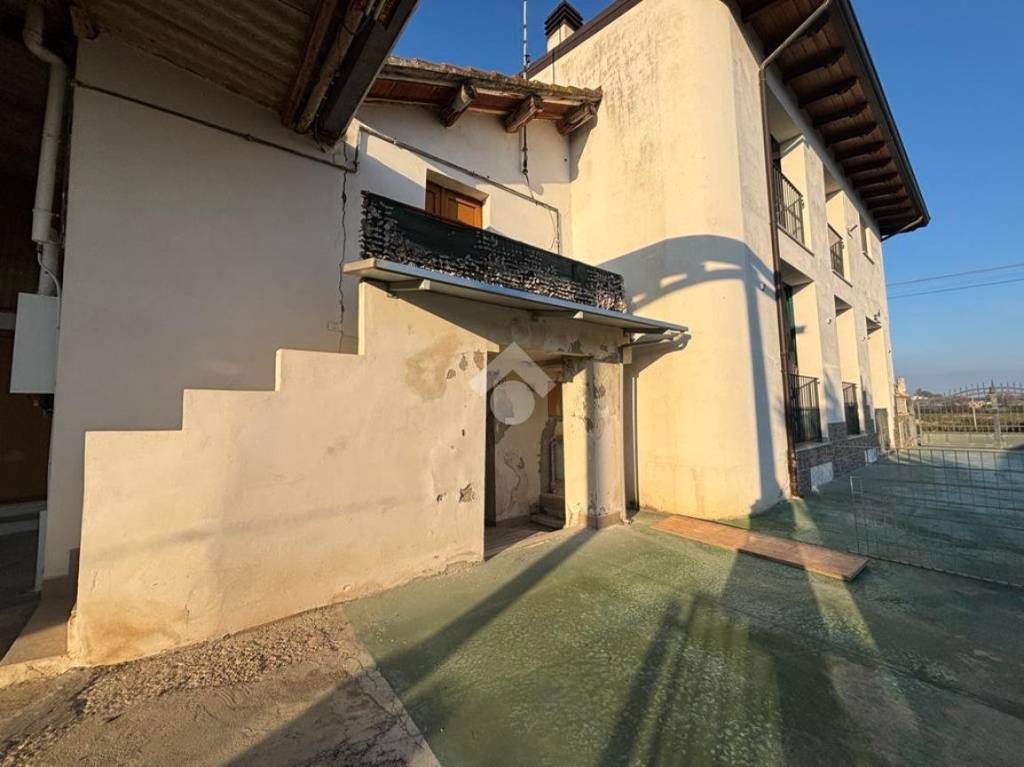 casa indipendente in vendita a Notaresco in zona Pianura Vomano