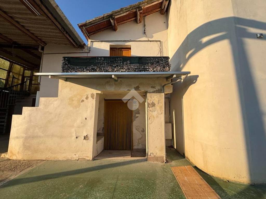 casa indipendente in vendita a Notaresco in zona Pianura Vomano