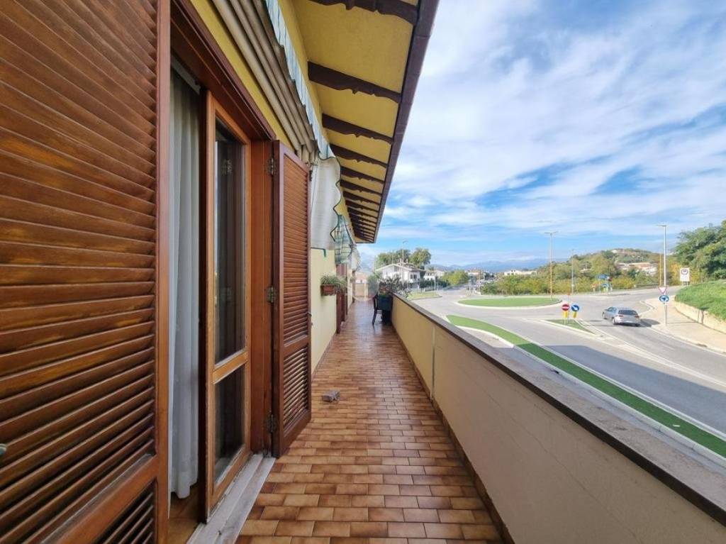 casa indipendente in vendita a Notaresco in zona Pianura Vomano