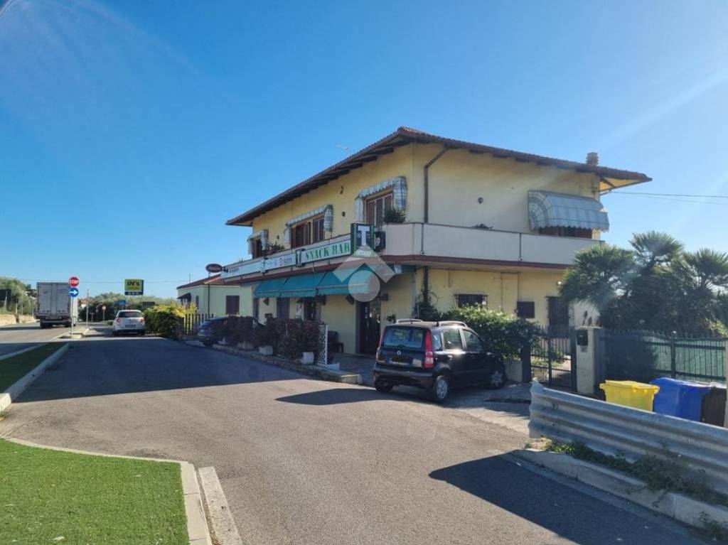 casa indipendente in vendita a Notaresco in zona Pianura Vomano