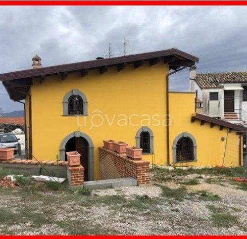 casa indipendente in vendita a Notaresco in zona Capracchia