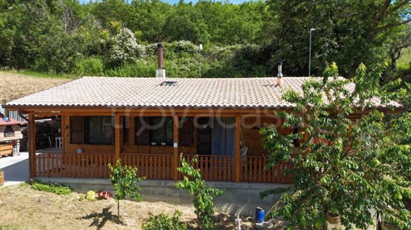 casa indipendente in vendita a Notaresco