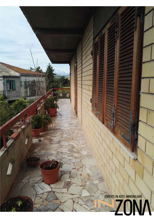 appartamento in vendita a Notaresco in zona Pianura di Notaresco