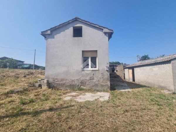 appartamento in vendita a Notaresco in zona Torrio
