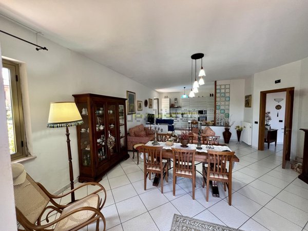 casa semindipendente in vendita a Notaresco