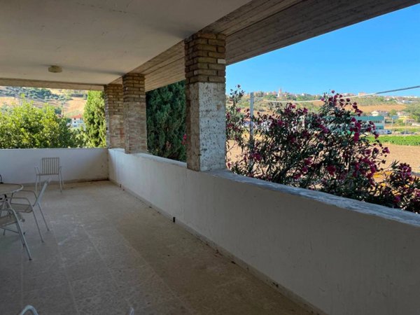 casa indipendente in vendita a Notaresco in zona Guardia Vomano