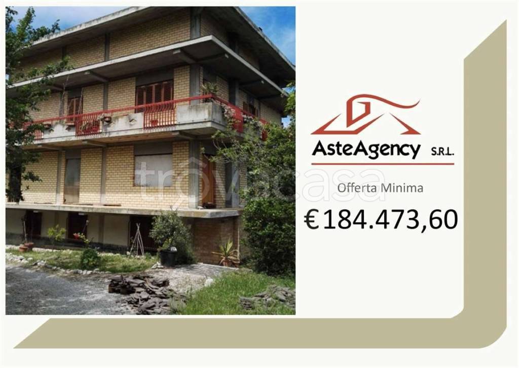 casa indipendente in vendita a Notaresco in zona Grasciano