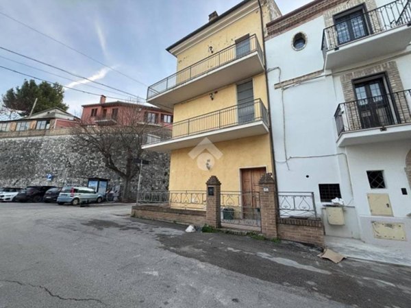 casa indipendente in vendita a Notaresco in zona Pianura di Notaresco