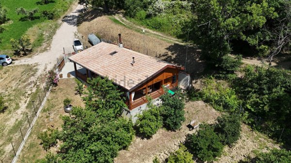 casa indipendente in vendita a Notaresco in zona Capracchia