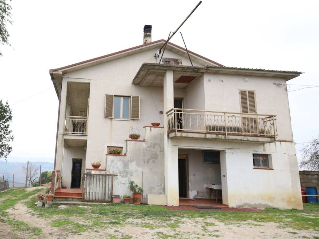 casa indipendente in vendita a Notaresco in zona Caporipe
