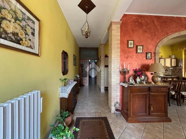 appartamento in vendita a Notaresco in zona Pianura di Notaresco