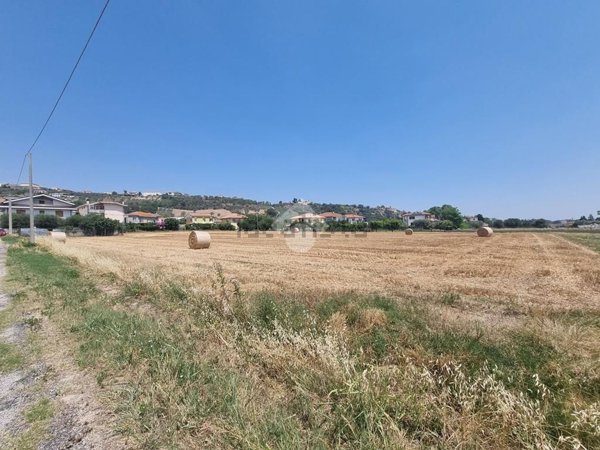 terreno in vendita a Notaresco in zona Pianura Vomano