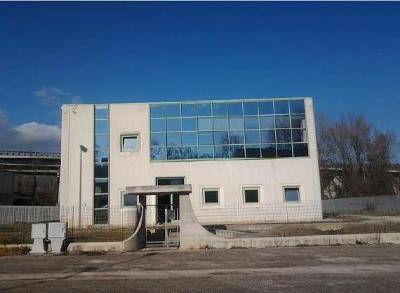 locale commerciale in vendita a Penna Sant'Andrea in zona Val Vomano