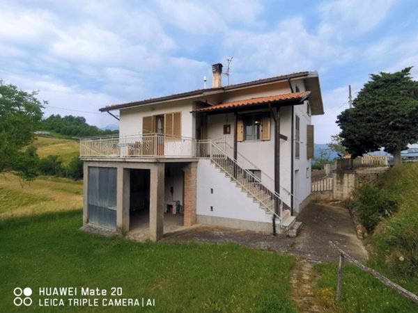 casa indipendente in vendita a Penna Sant'Andrea in zona Pilone