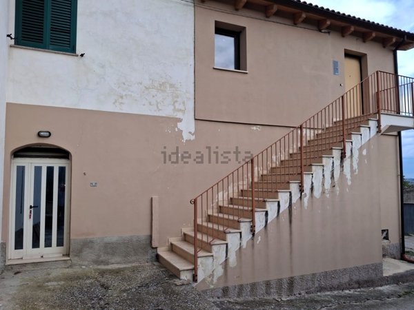 casa semindipendente in vendita a Penna Sant'Andrea
