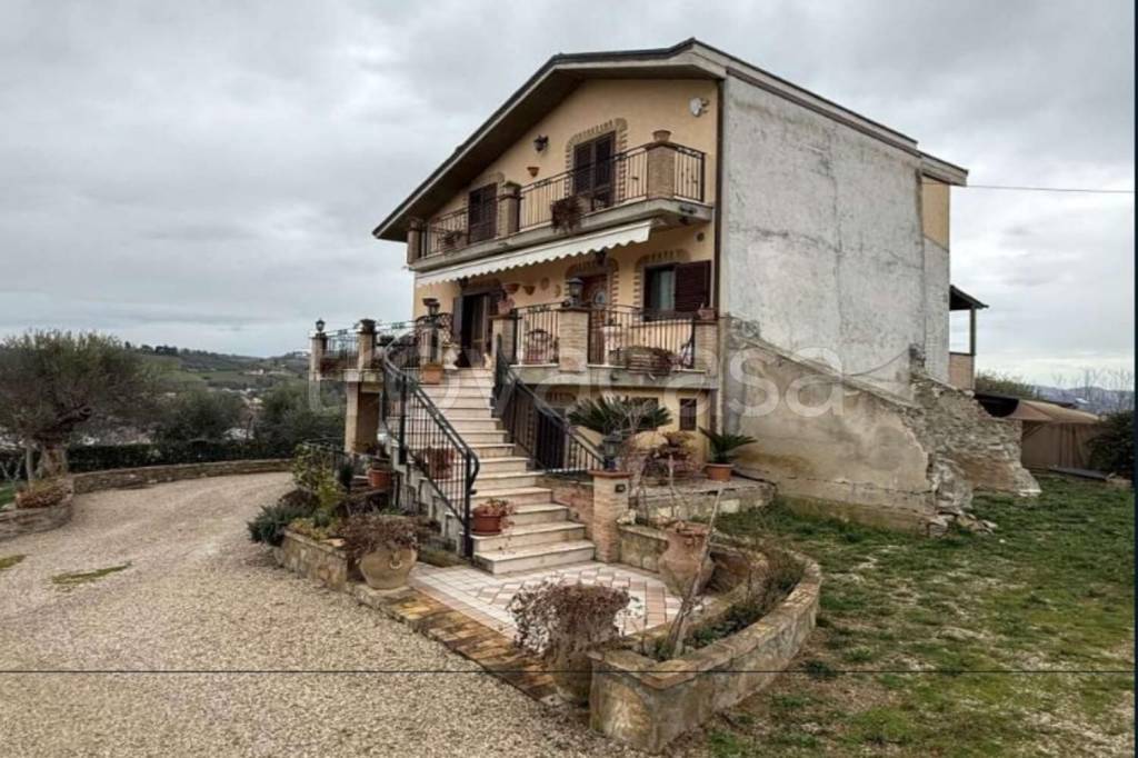 appartamento in vendita a Penna Sant'Andrea in zona Val Vomano