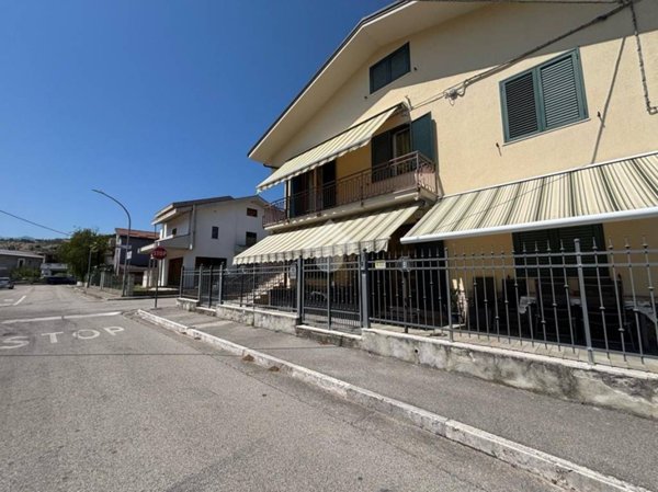 appartamento in vendita a Penna Sant'Andrea in zona Val Vomano