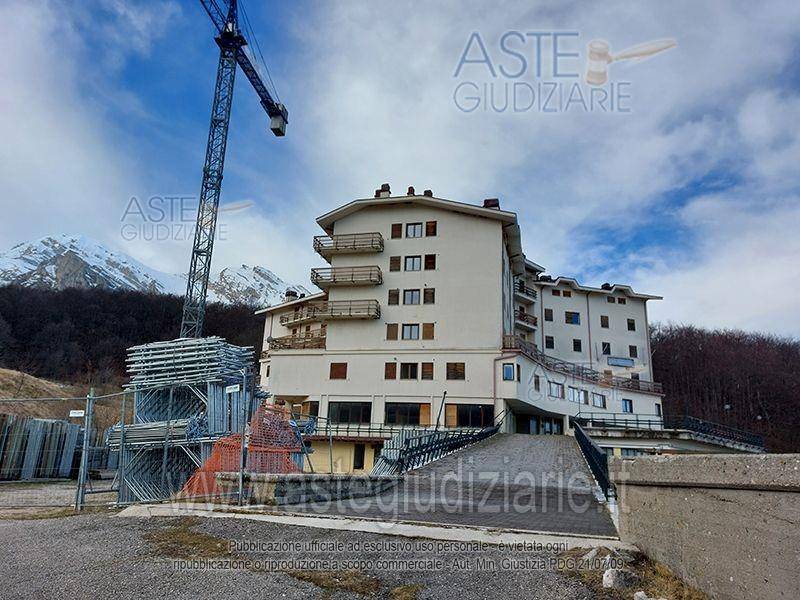 appartamento in vendita a Pietracamela in zona Prati di Tivo