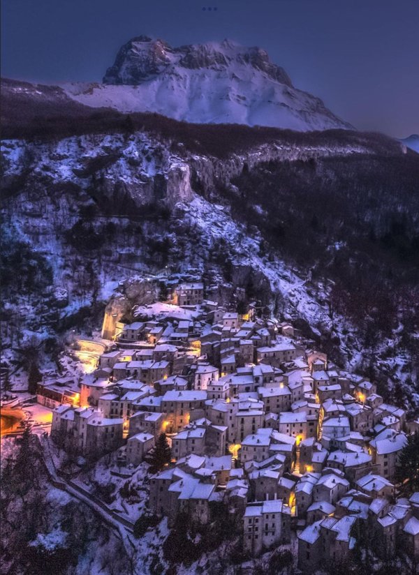 appartamento in vendita a Pietracamela in zona Prati di Tivo