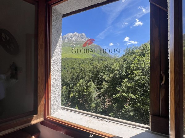 appartamento in vendita a Pietracamela in zona Prati di Tivo