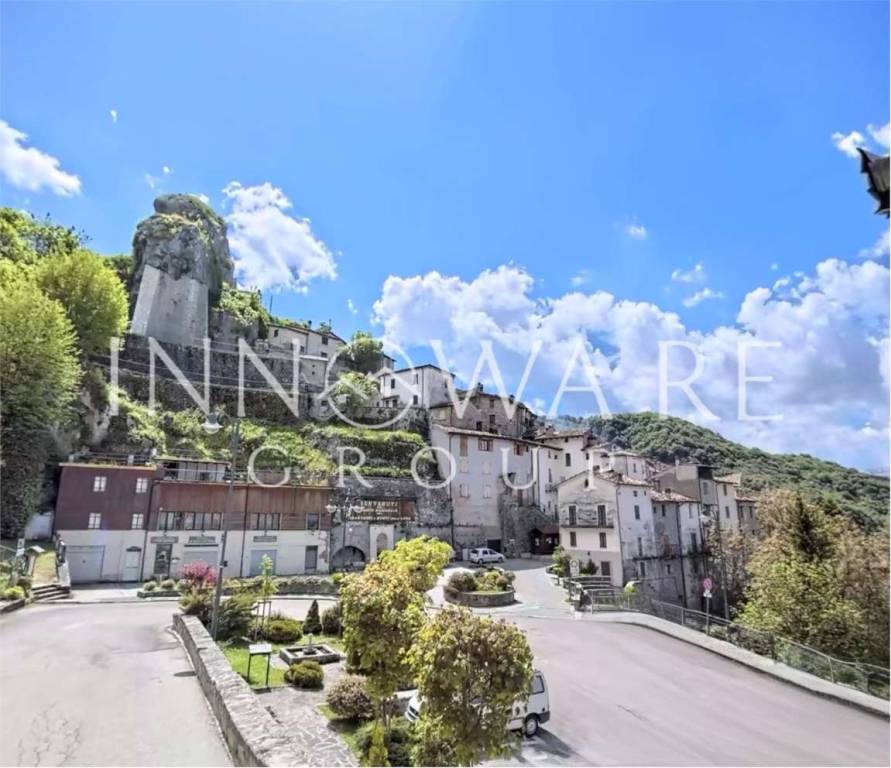 casa indipendente in vendita a Pietracamela in zona Prati di Tivo