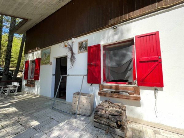 casa indipendente in vendita a Pietracamela in zona Prati di Tivo