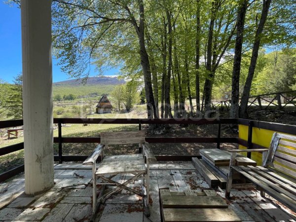 appartamento in vendita a Pietracamela in zona Prati di Tivo