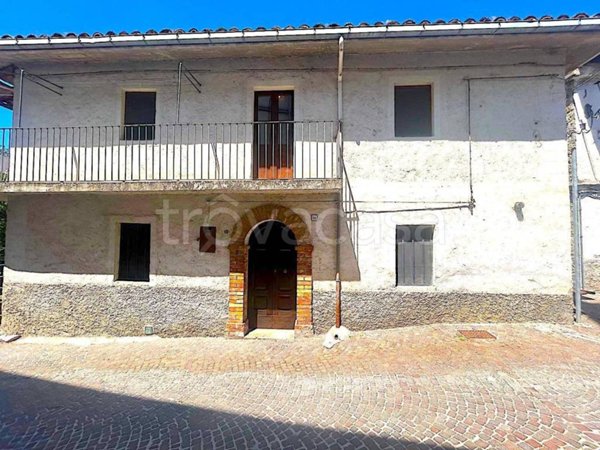 casa indipendente in vendita a Pietracamela in zona Intermesoli